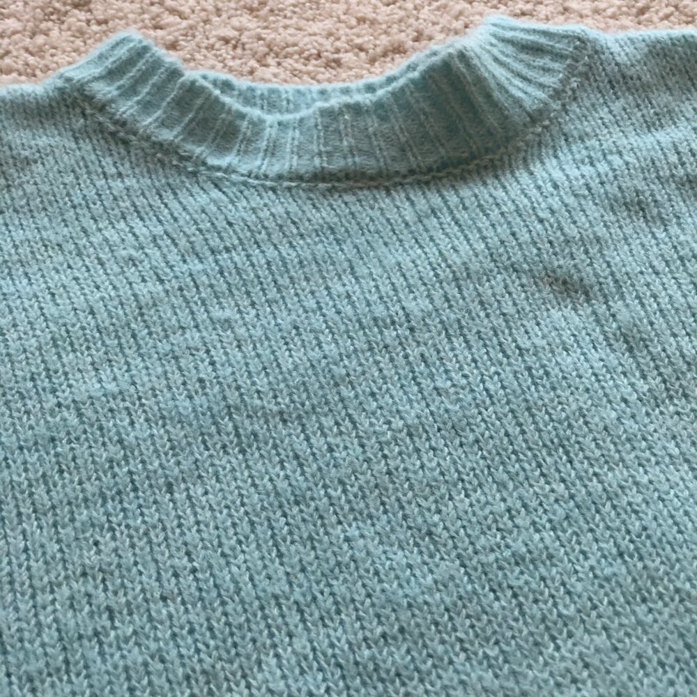 Soft Oversized Long-Sleeve Light Blue Knit Sweater - Picture 4 of 9